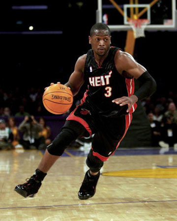 [中超]加布里埃尔助攻 莱昂纳多推射破门