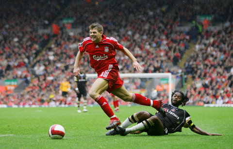 曼城豪取连胜继续领跑