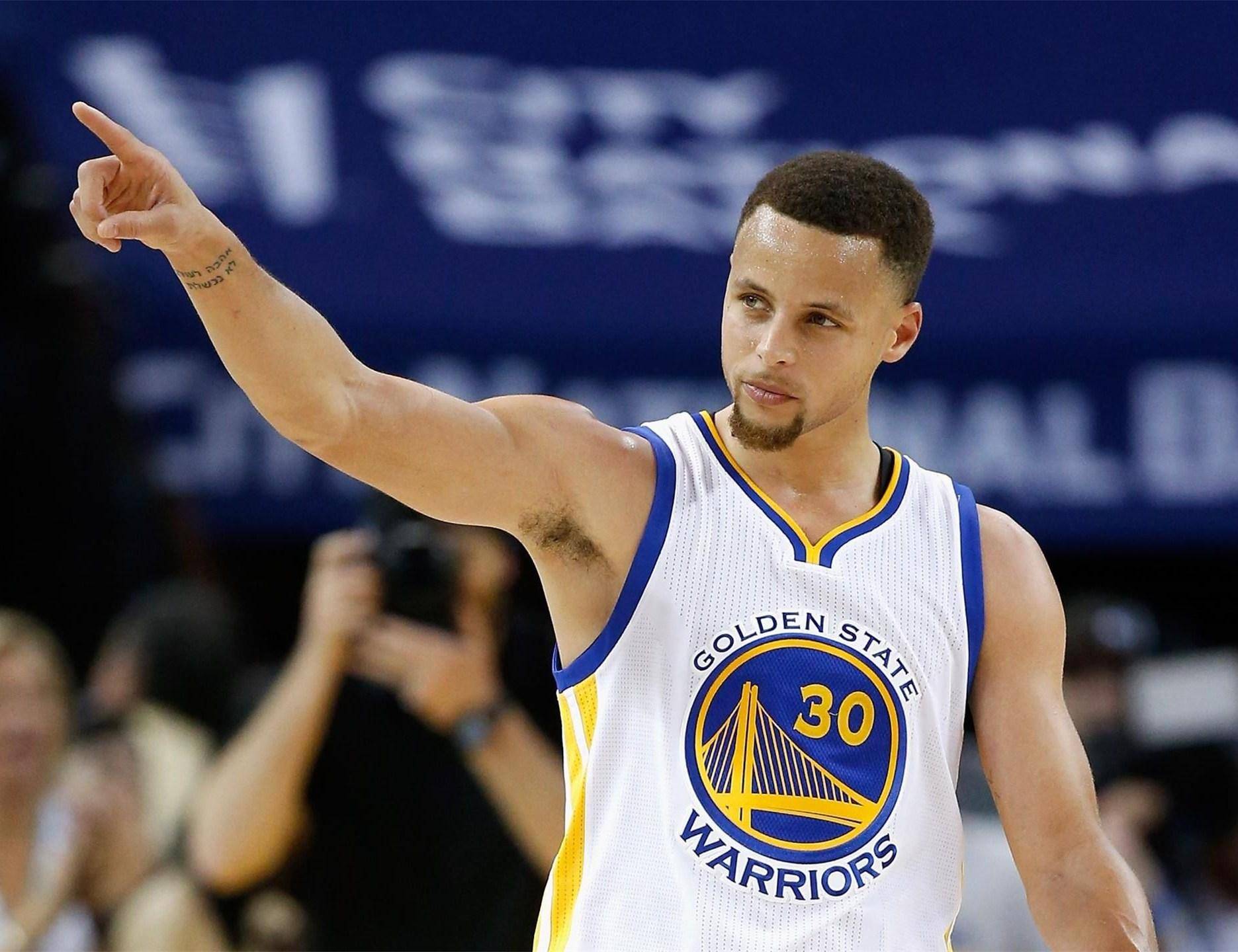 勇士完胜！库里31+5历史第一，马卡35+6格林驱逐，巴特勒15分8罚