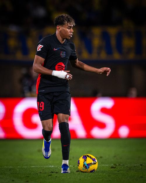 谢恩·比伯在 2020 年以三冠王姿态全票夺得美联赛扬奖