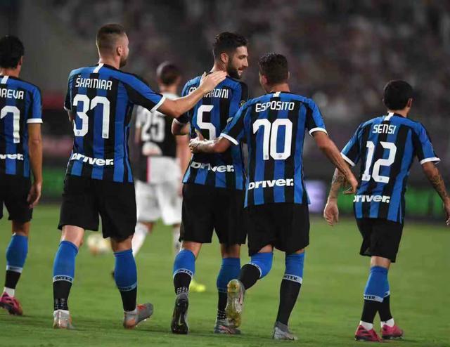 阿莱克斯·罗德里奎兹在西雅图展现了游击手的顶级火力和防守