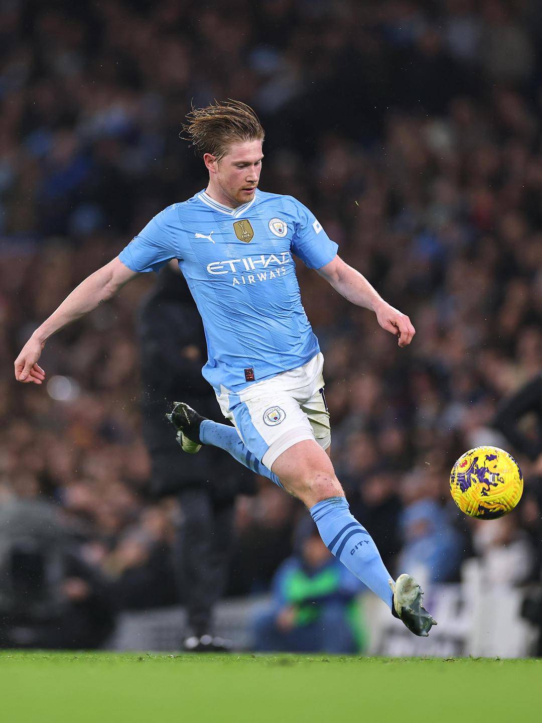 2023 赛季：由于全新的牵制限制，勇士队阿库尼亚在 8 月份轻松达成 60 盗