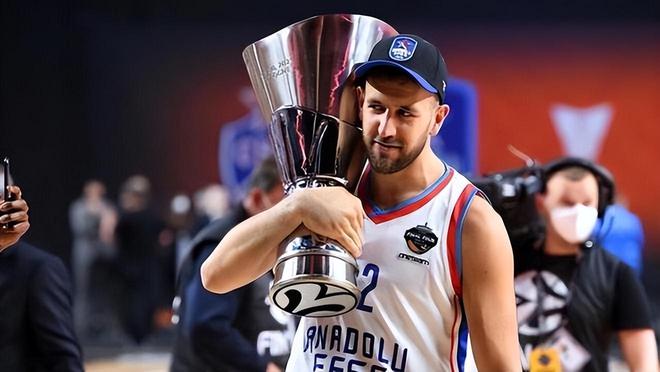 力扛13记ACE球！张帅拒绝被逆转，2-1晋级，下轮PK温网冠军冲16强